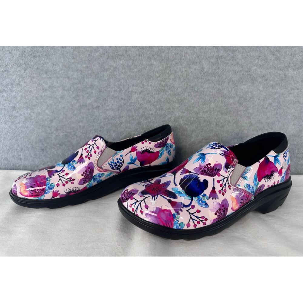 Klogs Women's sz 7 Ascent Happy Flowers Patent Slip Resistant Nursing Clogs
